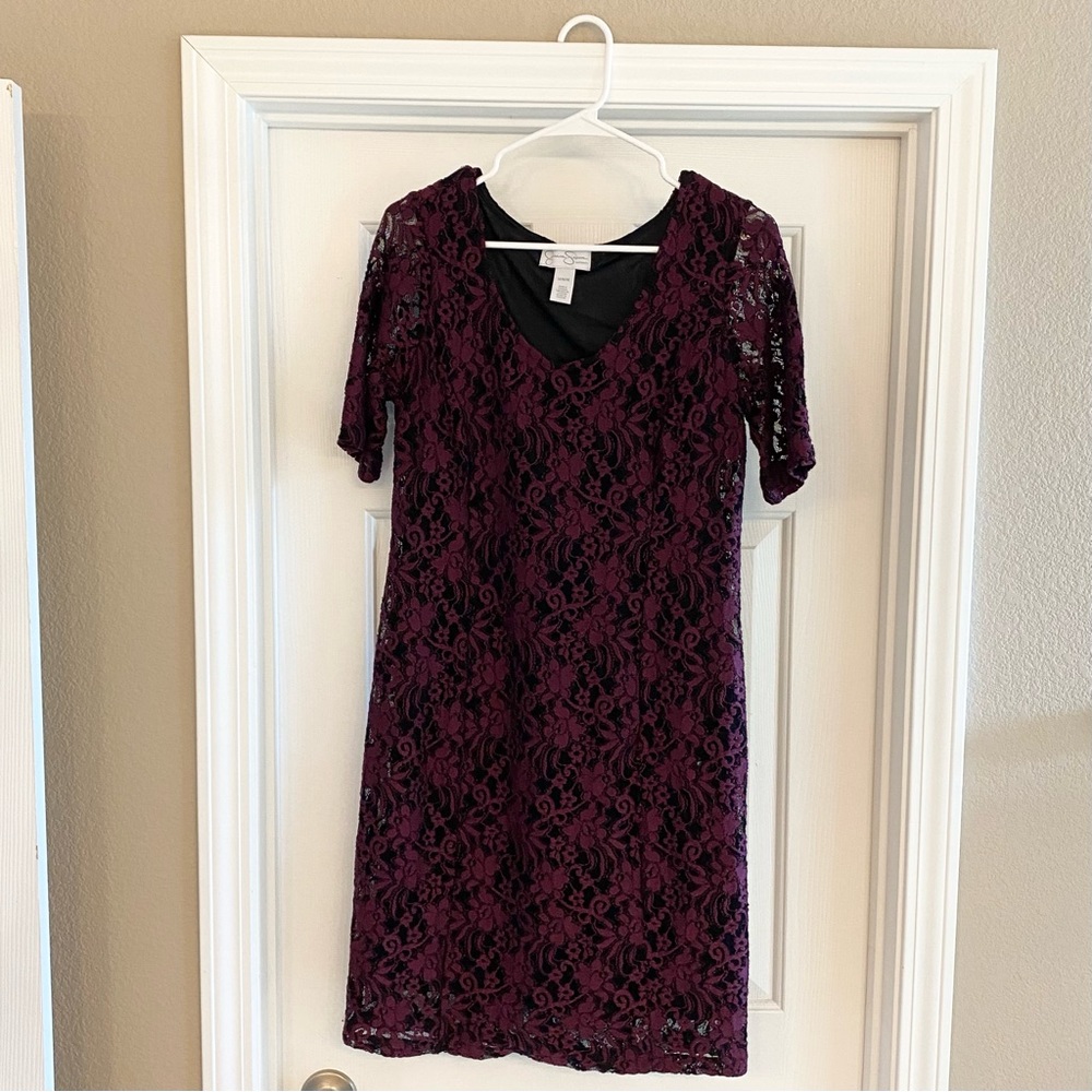Jessica Simpson maternity dress, maroon and black lace, medium